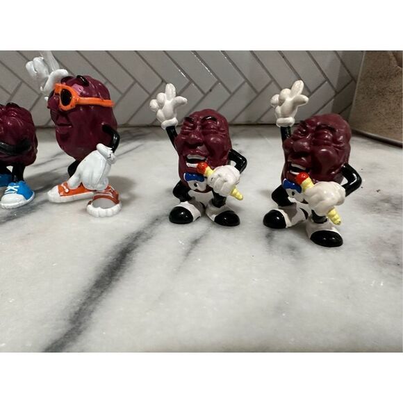 Vintage California Raisin Figures 80s 90s Sax Boombox Guitar Sunglasses 2" to 3" - Picture 6 of 12